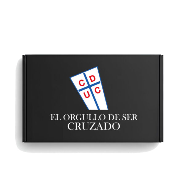 Box Universidad Católica – T-shirt Blanca + Vaso Cervecero | Orgullo de ser cruzado